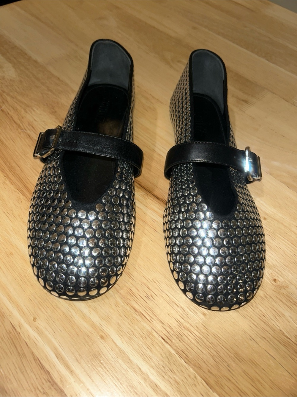 Schutz Women's Eiza Shine Ballet Flat Mary Jane Black Silver Studs Size 8 8B EUC